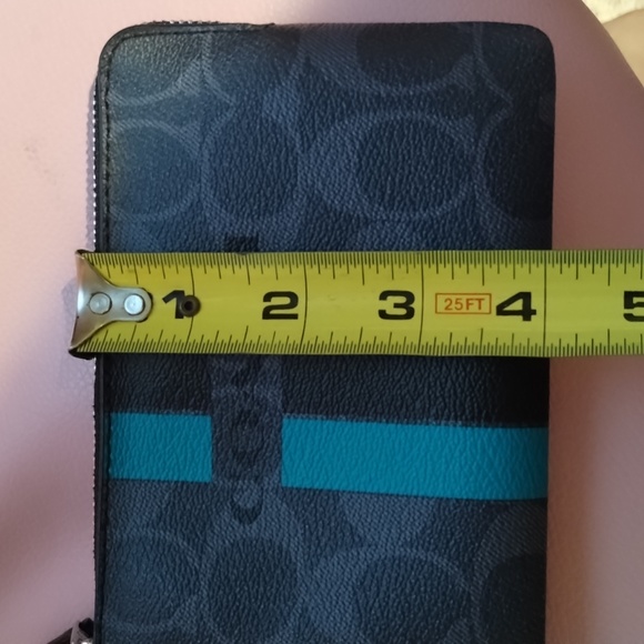 Coach Wristlet NWT - Picture 10 of 10